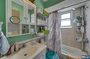 216 Irving Pl, Lyndhurst Township, NJ 07071 - Photo 10