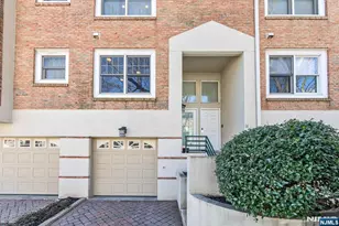 16 Grand Cove Way C16, Edgewater, NJ 07020 - Photo 2