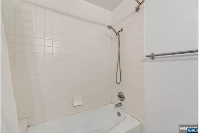 16 Grand Cove Way C16 #C16, Edgewater, NJ 07020 - Photo 18