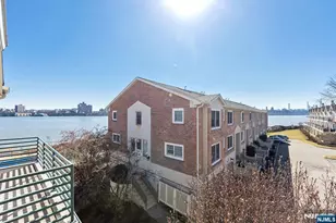 16 Grand Cove Way C16, Edgewater, NJ 07020 - Photo 22