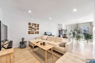 16 Grand Cove Way C16, Edgewater, NJ 07020 - Photo 4