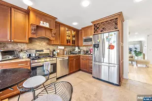 16 Grand Cove Way C16, Edgewater, NJ 07020 - Photo 10
