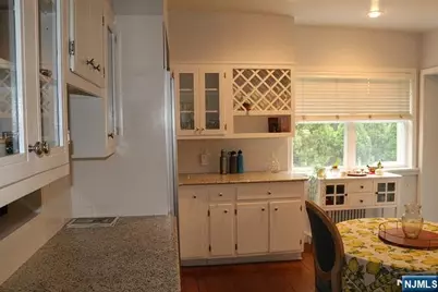 1014 Arcadian Way, Fort Lee, NJ 07024 - Photo 14
