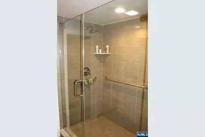 1014 Arcadian Way, Fort Lee, NJ 07024 - Photo 20