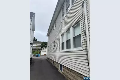 116 Berkeley Avenue, Bloomfield, NJ 07003 - Photo 4