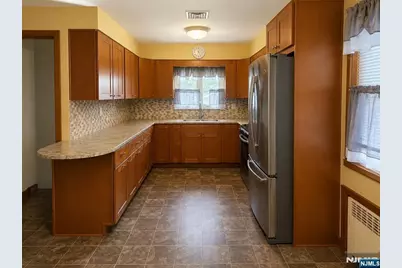 16 Jackson Avenue, South Hackensack Township, NJ 07606 - Photo 6