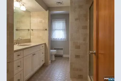 16 Jackson Avenue, South Hackensack Township, NJ 07606 - Photo 12