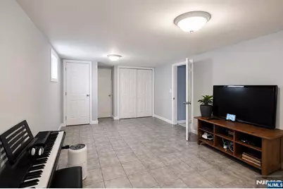 401 Broad Avenue, Englewood, NJ 07631 - Photo 22