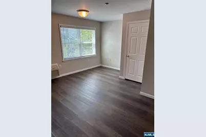 24 S William Street 403 #403, Bergenfield, NJ 07621 - Photo 2
