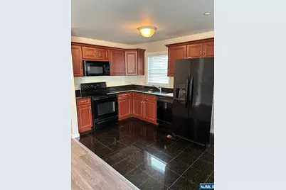 24 S William Street 403 #403, Bergenfield, NJ 07621 - Photo 10