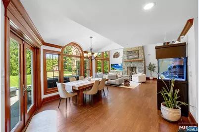 1 Aspen Court, Mahwah, NJ 07430 - Photo 16
