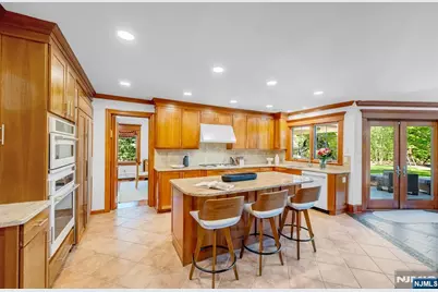 1 Aspen Court, Mahwah, NJ 07430 - Photo 14