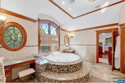 1 Aspen Court, Mahwah, NJ 07430 - Photo 28