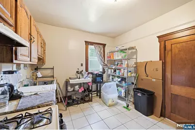 948 Van Houten Avenue, Clifton, NJ 07013 - Photo 8