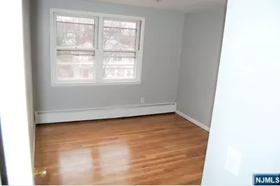 420 Kipp Avenue, Hasbrouck Heights, NJ 07604 - Photo 8