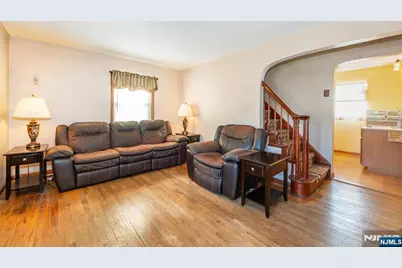 98 Tuella Avenue, Elmwood Park, NJ 07407 - Photo 10