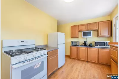 98 Tuella Avenue, Elmwood Park, NJ 07407 - Photo 6