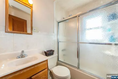 98 Tuella Avenue, Elmwood Park, NJ 07407 - Photo 18