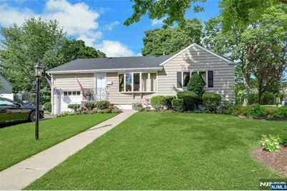 39-21 Knott Terrace, Fair Lawn, NJ 07410 - Photo 2