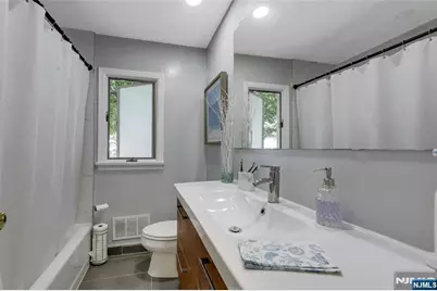 39-21 Knott Terrace, Fair Lawn, NJ 07410 - Photo 14