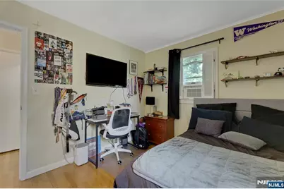 39-21 Knott Terrace, Fair Lawn, NJ 07410 - Photo 12
