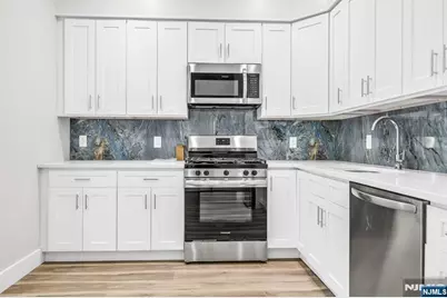 66 Mount Prospect Avenue 2 #2, Clifton, NJ 07013 - Photo 2