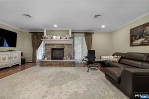 806 Stella Ct, Paramus, NJ 07652 - Photo 8