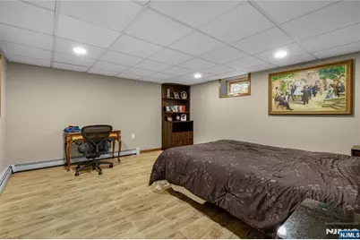 806 Stella Court, Paramus, NJ 07652 - Photo 20