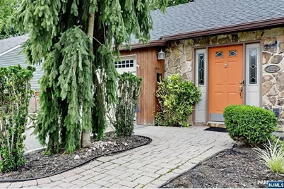 618 Fermery Drive, New Milford, NJ 07646 - Photo 2