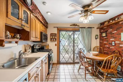 301 Raymond Street, Hillsdale, NJ 07642 - Photo 8