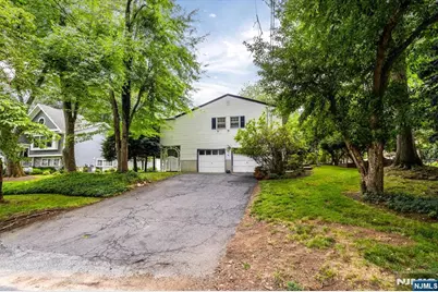 301 Raymond Street, Hillsdale, NJ 07642 - Photo 24