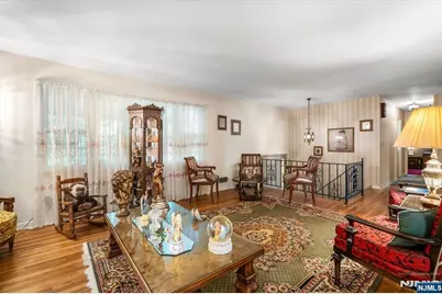 301 Raymond Street, Hillsdale, NJ 07642 - Photo 4