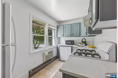 44 Gates Avenue 2 #2, Montclair, NJ 07042 - Photo 10