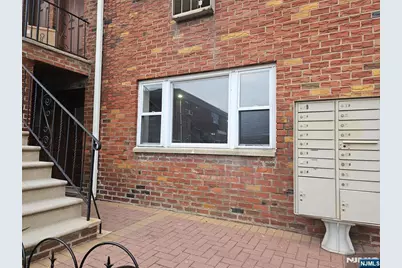 340 Undercliff Avenue 12-B #12-B, Edgewater, NJ 07020 - Photo 12