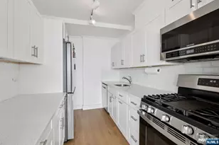2 Horizon Road 1428, Fort Lee, NJ 07024 - Photo 18