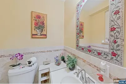 402 Davis Avenue, Harrison, NJ 07029 - Photo 32