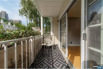 400 Crown Court 581 #581, Edgewater, NJ 07020 - Photo 26