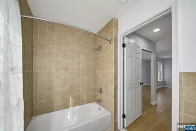 400 Crown Court 581 #581, Edgewater, NJ 07020 - Photo 24