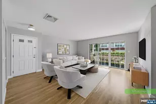400 Crown Ct 581, Edgewater, NJ 07020 - Photo 1