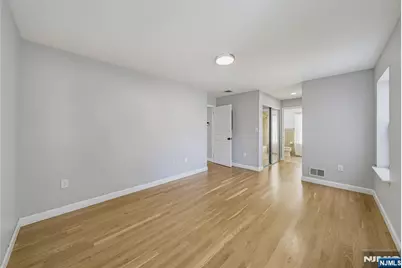 400 Crown Court 581 #581, Edgewater, NJ 07020 - Photo 20