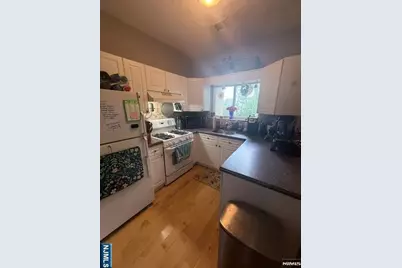 312 Brittany Drive, Wayne, NJ 07470 - Photo 8