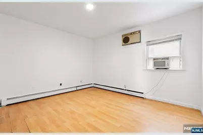 352 Totowa Avenue, Paterson, NJ 07502 - Photo 10