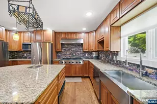 188 Doretta St, River Vale Township, NJ 07675 - Photo 8
