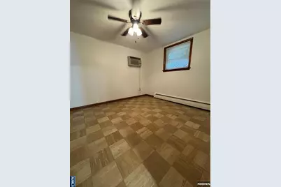 364 New York Avenue B #B, Lyndhurst Township, NJ 07071 - Photo 4