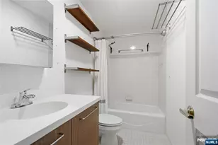 207 Shearwater Ct 17, Jersey City, NJ 07305 - Photo 34