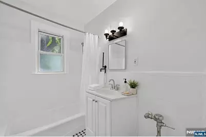 140 Englewood Avenue 5B #5B, Teaneck Township, NJ 07666 - Photo 18