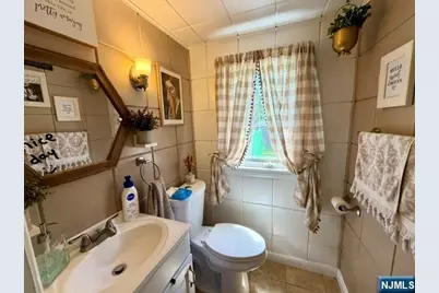 31 Hope Street, Nutley, NJ 07110 - Photo 14