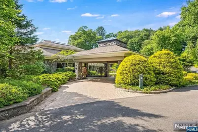 125 Chestnut Ridge Road, Saddle River, NJ 07458 - Photo 2