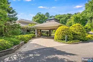 125 Chestnut Ridge Rd, Saddle River, NJ 07458 - Photo 2