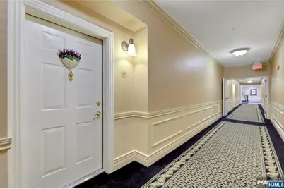 100 Ridgewood Road 215 #215, Washington Township, NJ 07676 - Photo 8